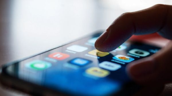 Débloquez votre écran tactile iPhone : astuces incontournables