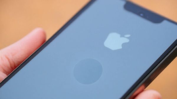 Débloquez votre écran tactile iPhone : astuces incontournables